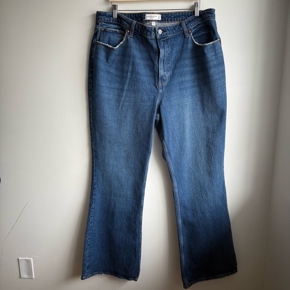 Abercrombie The Vintage Flare High Rise Jeans Curve Love 34, 18L - NEW